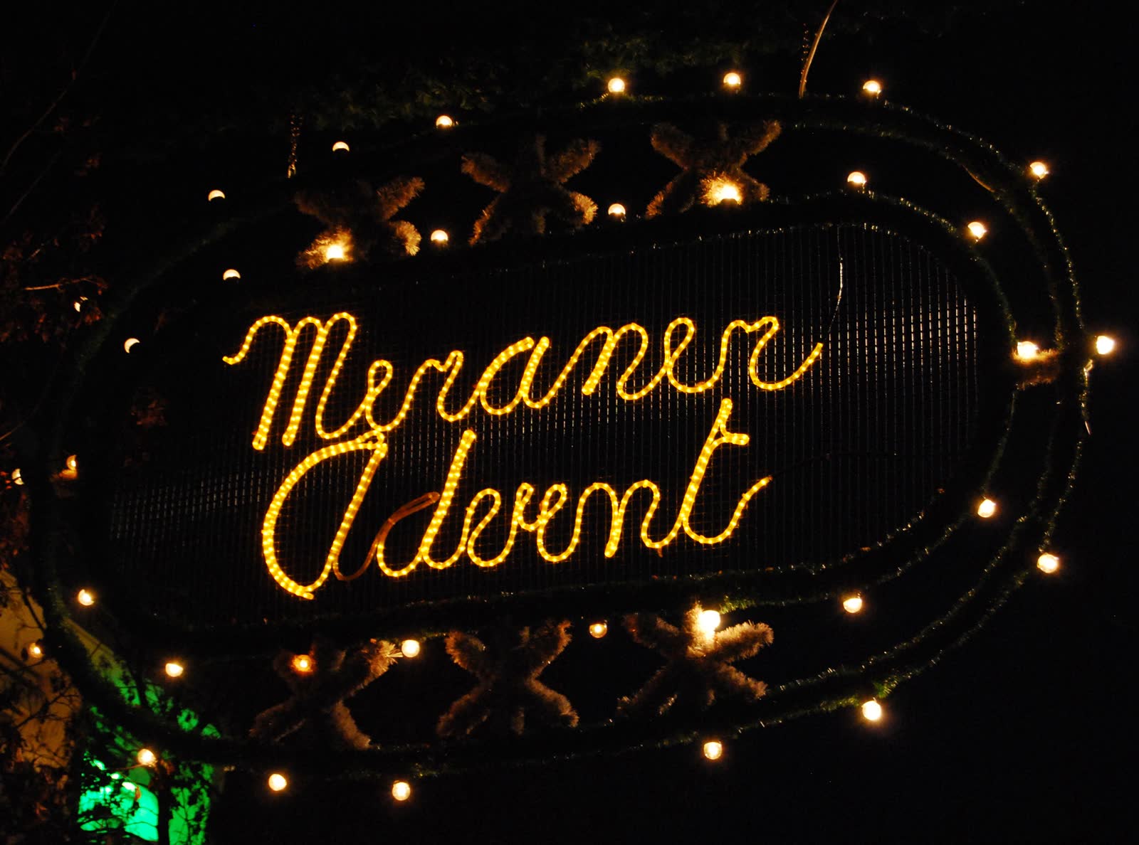 The illuminated Merano Advent sign